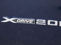 BMW X3 (2012) - picture 18 of 19