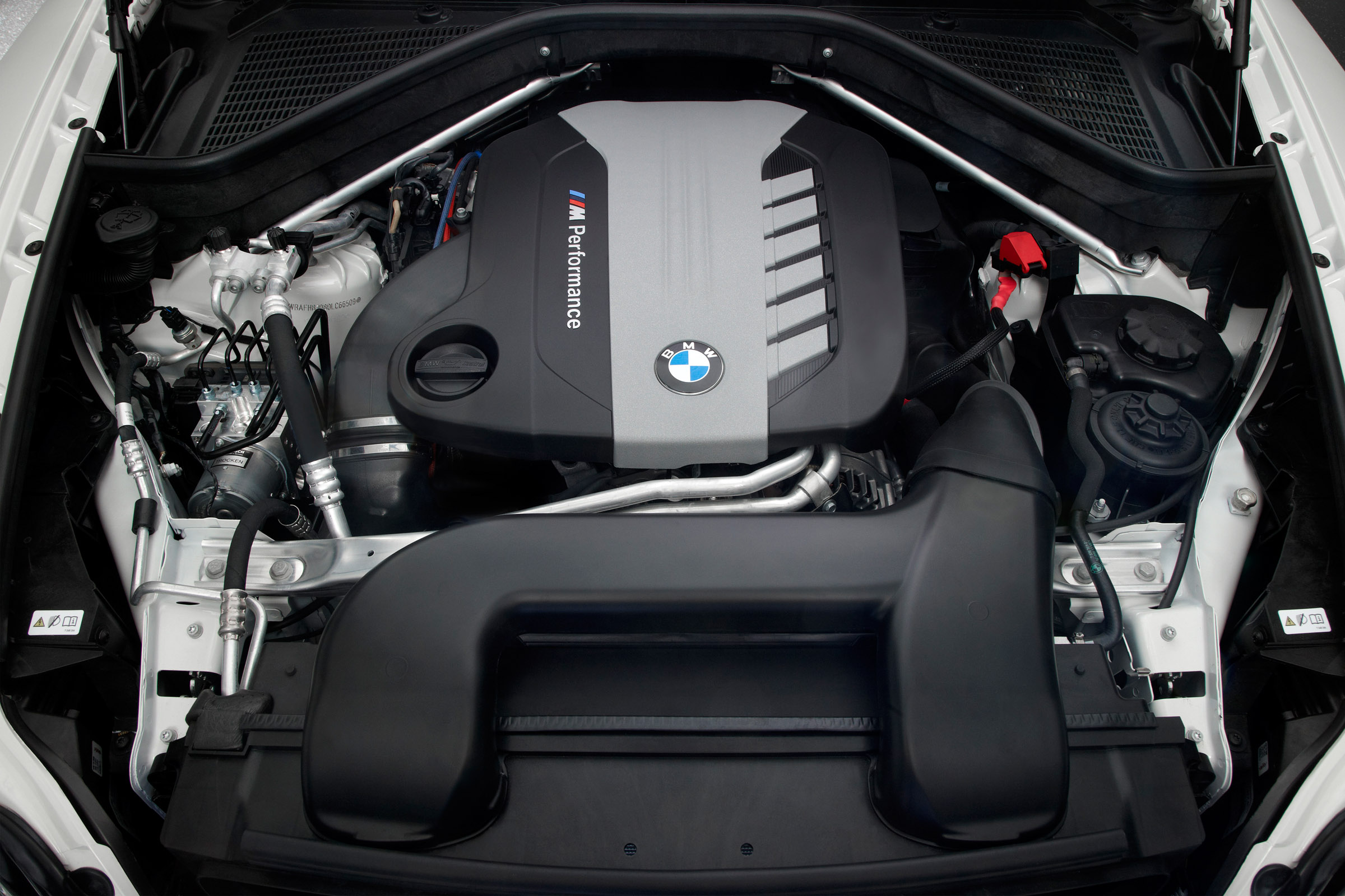 Bmw x6 двигатели. BMW x6 m50d. BMW x5 m50 Diesel. X6 BMW 3,0 мотор. Мотор BMW x6 40d.