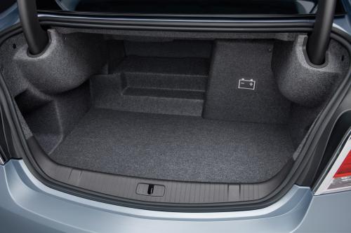 Buick LaCrosse with e-Assist (2012) - picture 1 of 6