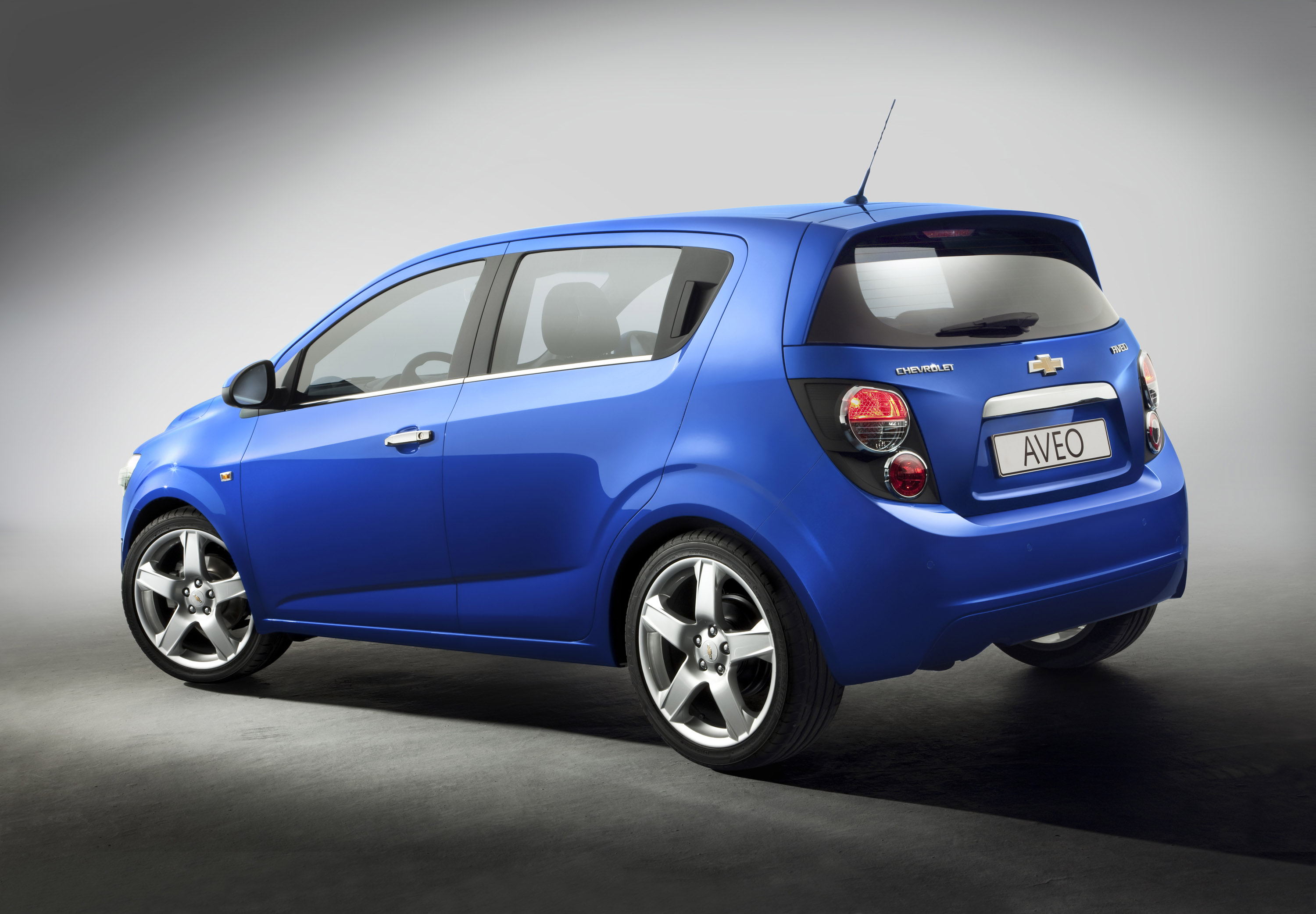 Стоимость хэтчбека. Chevrolet Aveo хэтчбек. Chevrolet Aveo t300 Hatchback. Chevrolet Aveo Hatchback 2012. Chevrolet Aveo Hatchback 2.