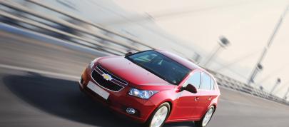 Chevrolet Cruze Hatchback (2012) - picture 4 of 6