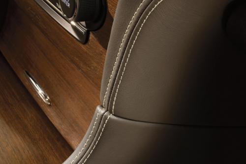 Chrysler 300 Luxury Series (2012) - picture 8 of 13