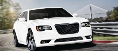 Chrysler 300 SRT8 (2012) - picture 7 of 18
