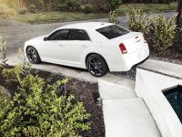 Chrysler 300 SRT8 (2012) - picture 6 of 18