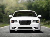 Chrysler 300 SRT8 (2012) - picture 3 of 18