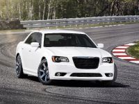 Chrysler 300 SRT8 (2012) - picture 7 of 18