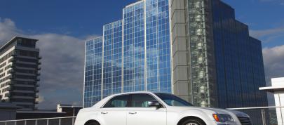 Chrysler 300C UK (2012) - picture 4 of 65