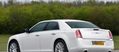 Chrysler 300C UK (2012) - picture 23 of 65