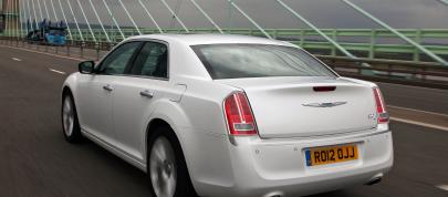 Chrysler 300C UK (2012) - picture 28 of 65