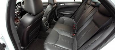 Chrysler 300C UK (2012) - picture 47 of 65