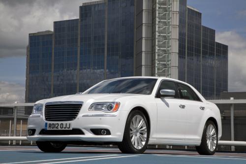 Chrysler 300C UK (2012) - picture 1 of 65