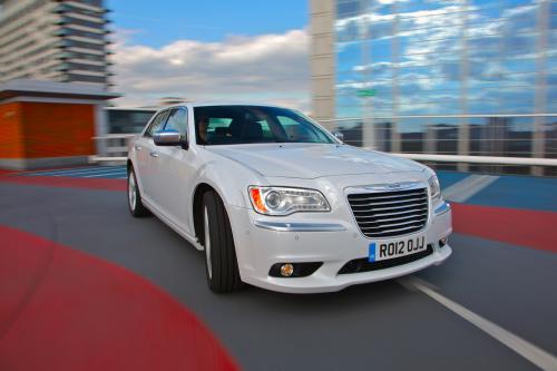 Chrysler 300C UK (2012) - picture 25 of 65