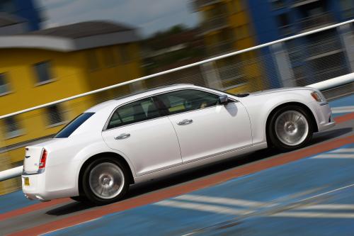 Chrysler 300C UK (2012) - picture 33 of 65