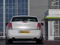 Chrysler 300C UK (2012) - picture 10 of 65