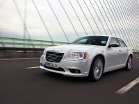 Chrysler 300C UK (2012) - picture 27 of 65