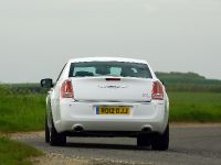 Chrysler 300C UK (2012) - picture 30 of 65