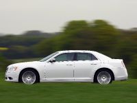 Chrysler 300C UK (2012) - picture 35 of 65