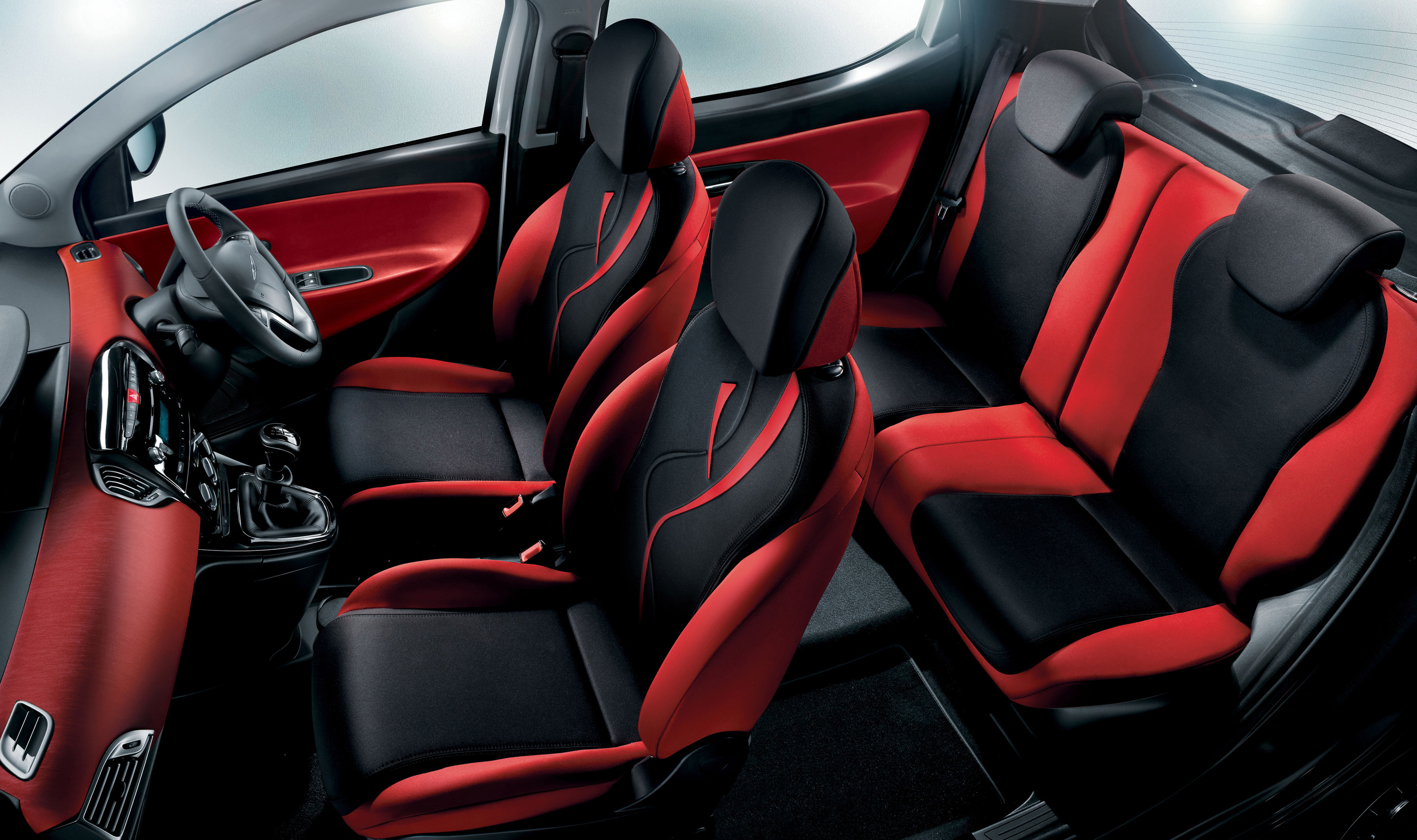 Chrysler Ypsilon Black and Red