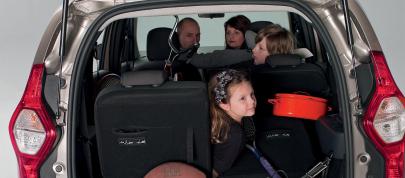 Dacia Lodgy (2012) - picture 12 of 22