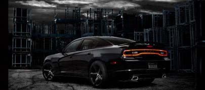 Dodge Charger Blacktop (2012) - picture 4 of 6