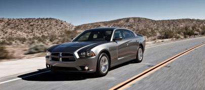 Dodge Charger RT (2012) - picture 4 of 6