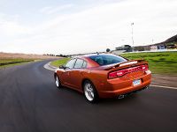 Dodge Charger RT (2012) - picture 3 of 6