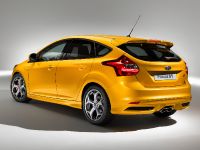 Ford Focus ST 5-door (2012) - picture 2 of 2