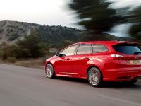 Ford Focus ST Wagon (2012) - picture 2 of 4