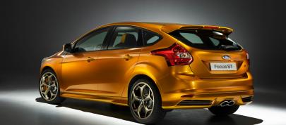 Ford Focus ST (2012) - picture 7 of 9