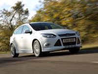 Ford Focus Zetec S (2012) - picture 2 of 5