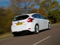 Ford Focus Zetec S (2012) - picture 4 of 5