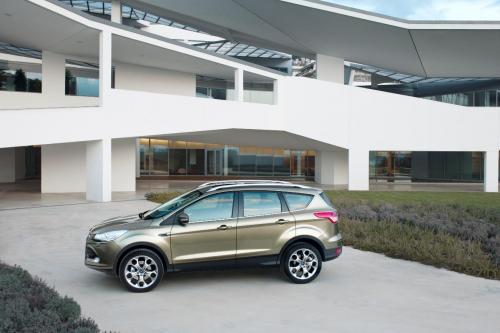 Ford Kuga (2012) - picture 1 of 5