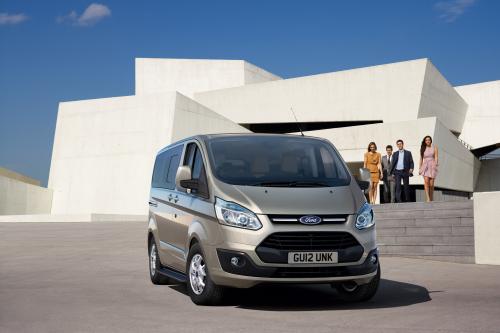 Ford Tourneo Custom (2012) - picture 8 of 15