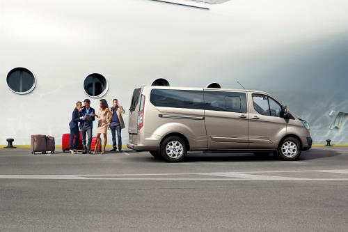 Ford Tourneo Custom (2012) - picture 9 of 15