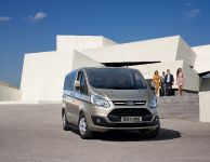 Ford Tourneo Custom (2012) - picture 8 of 15