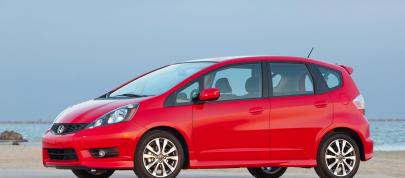 Honda Fit (2012) - picture 7 of 16