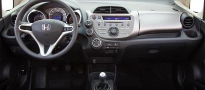 Honda Fit (2012) - picture 12 of 16