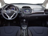 Honda Fit (2012) - picture 14 of 16