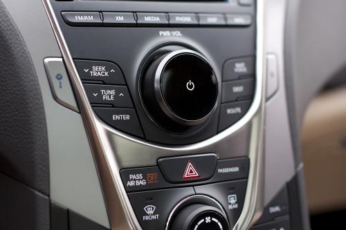 Hyundai Azera (2012) - picture 33 of 45