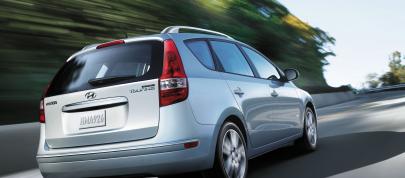 HYUNDAI ELANTRA TOURING (2012) - picture 4 of 8