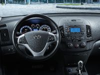 HYUNDAI ELANTRA TOURING (2012) - picture 6 of 8