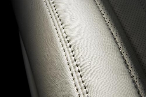 Hyundai Genesis Prada (2012) - picture 9 of 10