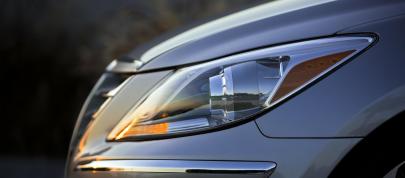 Hyundai Genesis (2012) - picture 15 of 30