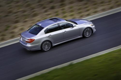 Hyundai Genesis (2012) - picture 8 of 30