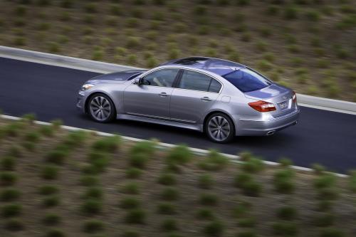 Hyundai Genesis (2012) - picture 16 of 30