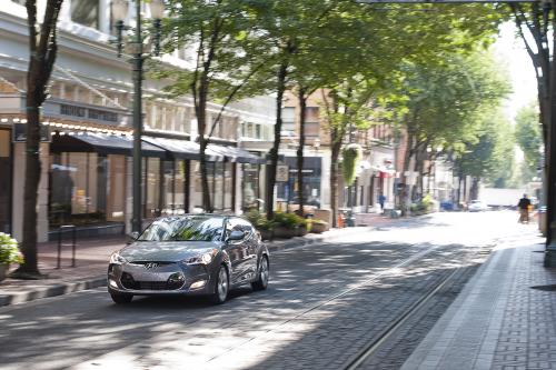 Hyundai Veloster (2012) - picture 33 of 45