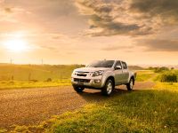 Isuzu D-Max UK (2012) - picture 1 of 2