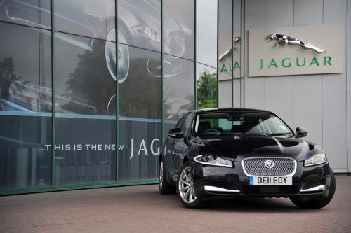 Jaguar XF 2.2 diesel (2012) - picture 1 of 12