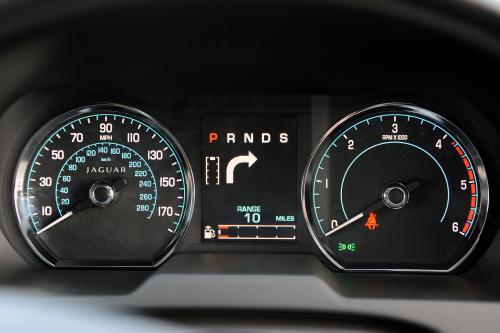 Jaguar XF 2.2 diesel (2012) - picture 9 of 12