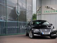 Jaguar XF 2.2 diesel (2012) - picture 1 of 12